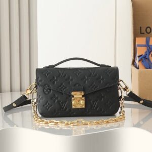 Louis Vuitton Pochette Métis East West Store grade quality.